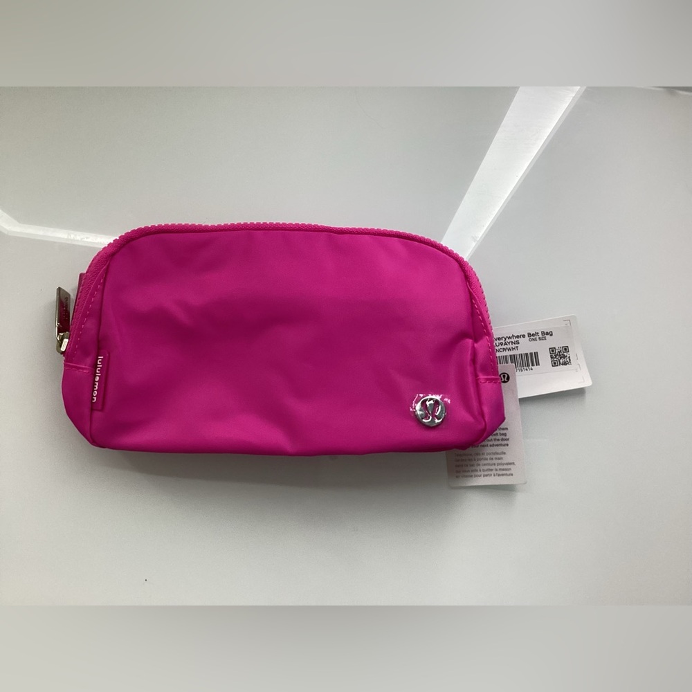 NWT Sonic Pink Everywhere Belt Bag 1L *Wordmark